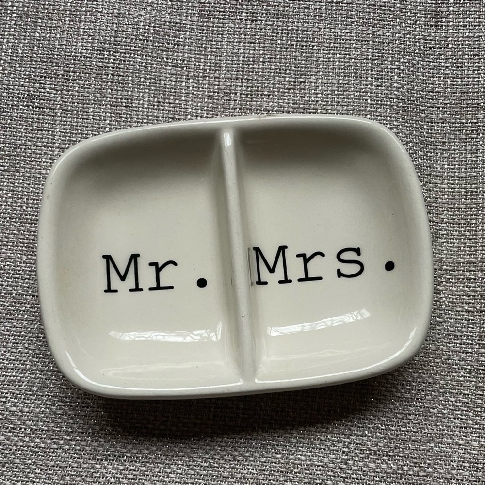 NWT Creative Co-op Mr. Mrs. Rings Dish